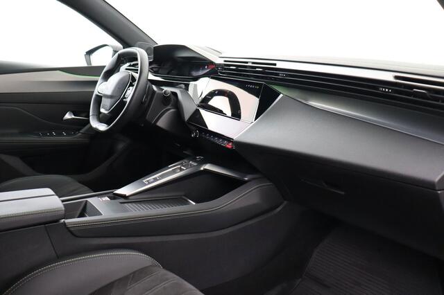 Peugeot 308 SW 1.2 PURETECH EAT8 - GT SW 1.2 PURETECH EAT8 - GT + A/T + GPS + ALCANTARA + CAMERA + PDC + CRUISE + ALU 18
