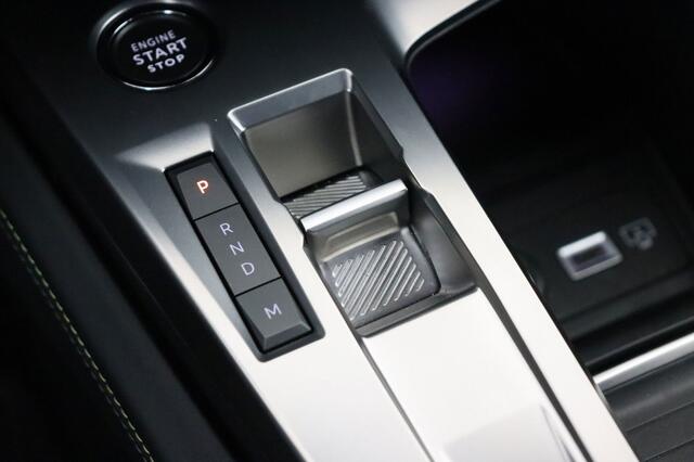 Peugeot 308 SW 1.2 PURETECH EAT8 - GT SW 1.2 PURETECH EAT8 - GT + A/T + GPS + ALCANTARA + CAMERA + PDC + CRUISE + ALU 18