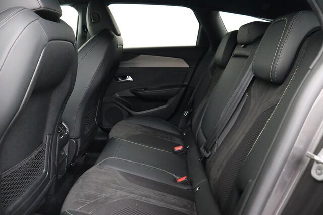 Peugeot 308 SW 1.2 PURETECH EAT8 - GT SW 1.2 PURETECH EAT8 - GT + A/T + GPS + ALCANTARA + CAMERA + PDC + CRUISE + ALU 18
