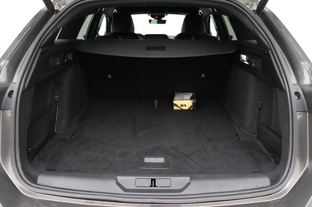 Peugeot 308 SW 1.2 PURETECH EAT8 - GT SW 1.2 PURETECH EAT8 - GT + A/T + GPS + ALCANTARA + CAMERA + PDC + CRUISE + ALU 18