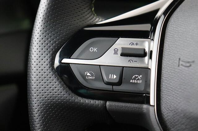 Peugeot 308 SW 1.2 PURETECH EAT8 - GT SW 1.2 PURETECH EAT8 - GT + A/T + GPS + ALCANTARA + CAMERA + PDC + CRUISE + ALU 18