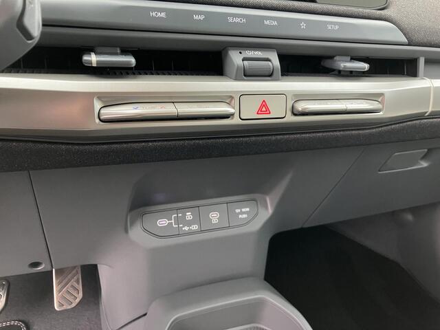 KIA EV3 GT-Line 81.4 kWh | Glass Coating | Matt Silver | Schuifdak | Navigatie | Leder |