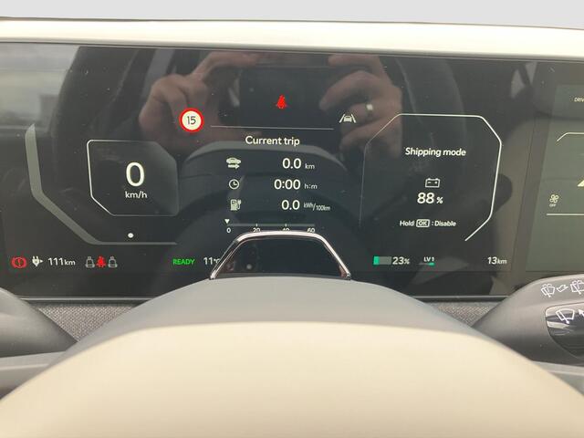 KIA EV3 GT-Line 81.4 kWh | Glass Coating | Matt Silver | Schuifdak | Navigatie | Leder |
