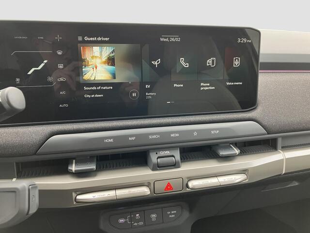 KIA EV3 GT-Line 81.4 kWh | Glass Coating | Matt Silver | Schuifdak | Navigatie | Leder |