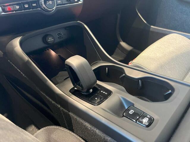 Volvo XC40 Core, T2 Automatique Mild Hybrid, Essence
