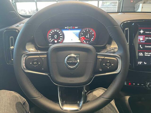 Volvo XC40 Core, T2 Automatique Mild Hybrid, Essence