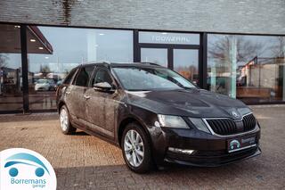 SKODA OCTAVIA 1.6  ULTIMATE BREAK CARPLAY/NAVI/PARKEERSENSOREN/...