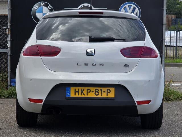 Seat Leon 1.4 EcoTSI FR Business Intense Schuifdak / Parkeerhulp / Airco / Stoelverwarming