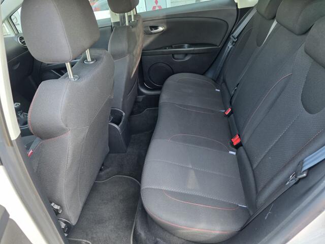 Seat Leon 1.4 EcoTSI FR Business Intense Schuifdak / Parkeerhulp / Airco / Stoelverwarming