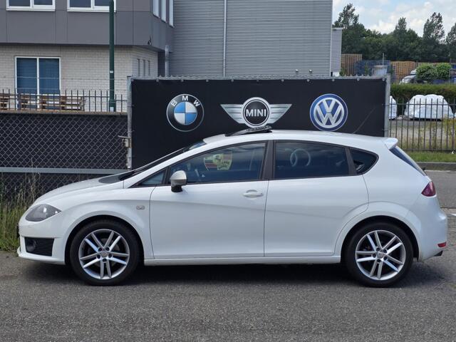 Seat Leon 1.4 EcoTSI FR Business Intense Schuifdak / Parkeerhulp / Airco / Stoelverwarming