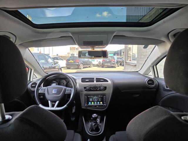 Seat Leon 1.4 EcoTSI FR Business Intense Schuifdak / Parkeerhulp / Airco / Stoelverwarming