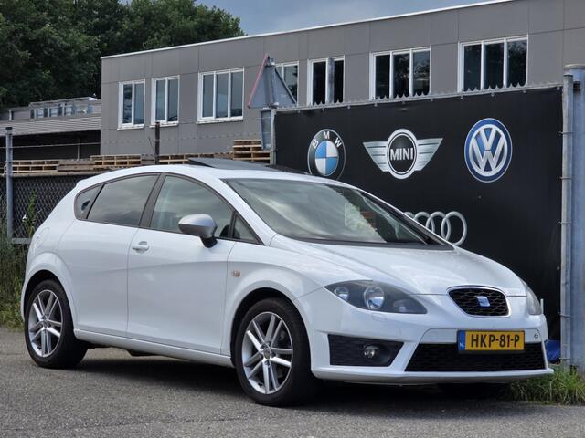 Seat Leon 1.4 EcoTSI FR Business Intense Schuifdak / Parkeerhulp / Airco / Stoelverwarming