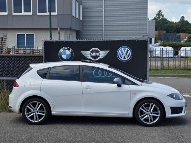Seat Leon 1.4 EcoTSI FR Business Intense Schuifdak / Parkeerhulp / Airco / Stoelverwarming