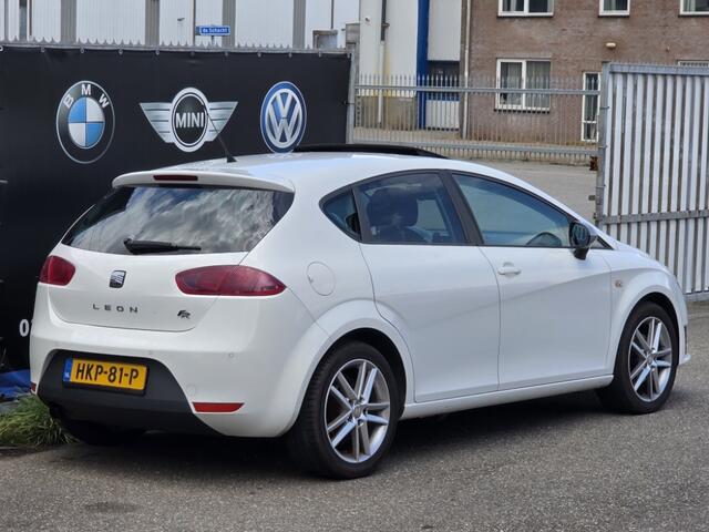 Seat Leon 1.4 EcoTSI FR Business Intense Schuifdak / Parkeerhulp / Airco / Stoelverwarming