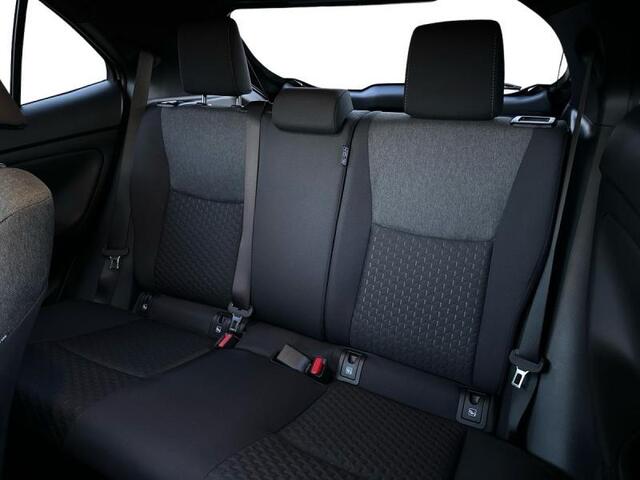 Toyota Yaris Dynamic Plus bi-tone cam nav s