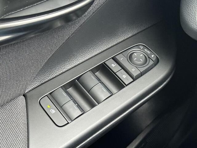 Toyota C-HR Plug-In Dynamic Plus Bi-Tone c