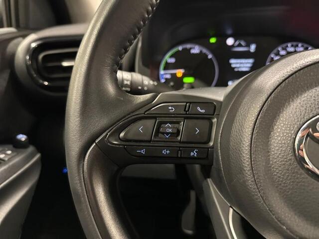 Toyota Yaris Dynamic cam apple carplay