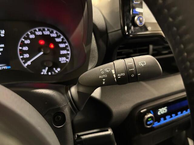 Toyota Yaris Dynamic cam apple carplay