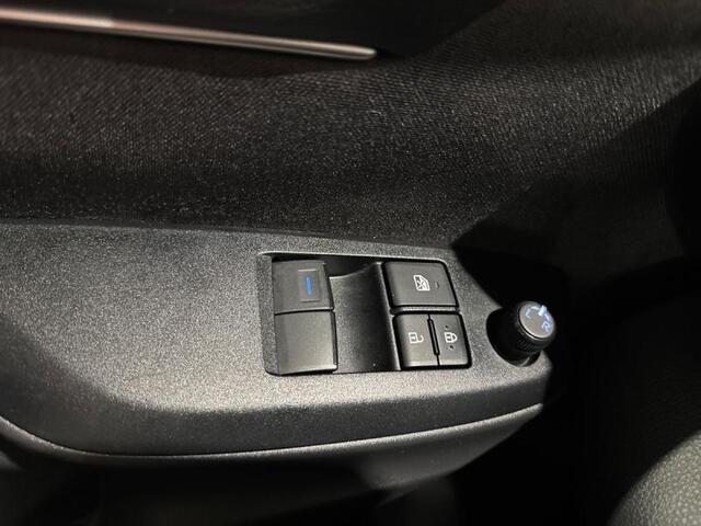 Toyota Yaris Dynamic cam apple carplay