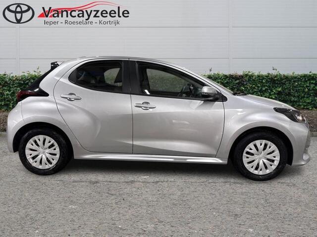 Toyota Yaris Dynamic cam apple carplay
