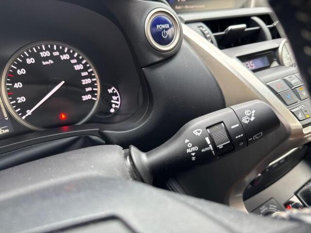 Lexus NX 300H EXECUTIVE LINE AFN. TREKHAAK c