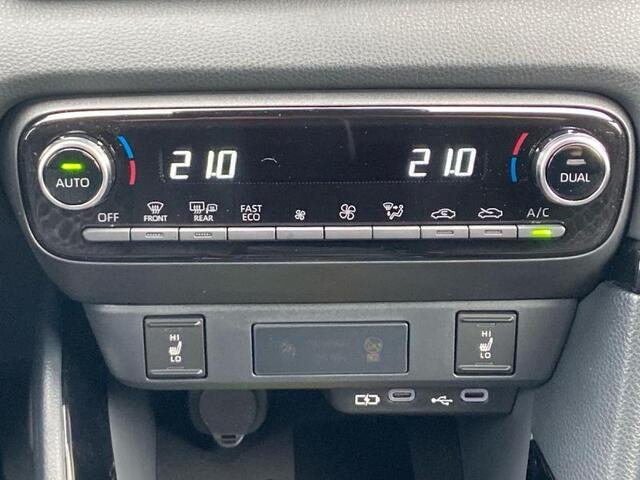 Toyota Yaris Style cam navi 17inch lichtmet