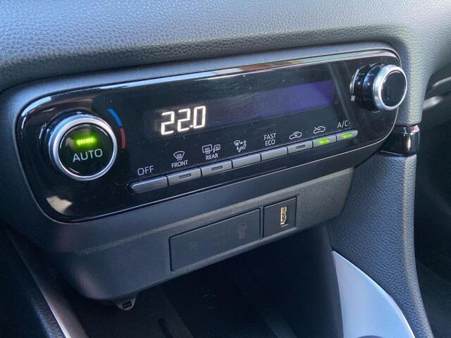 Toyota Yaris Iconic cam apple carplay/andro