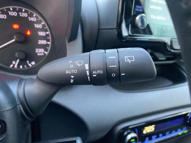 Toyota Yaris Dynamic cam apple carplay