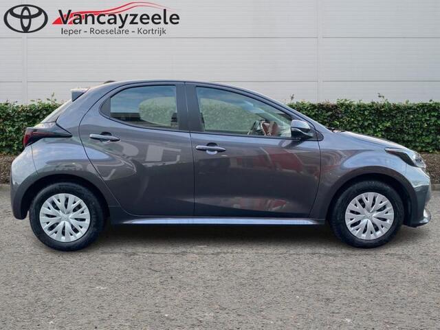 Toyota Yaris Dynamic cam apple carplay