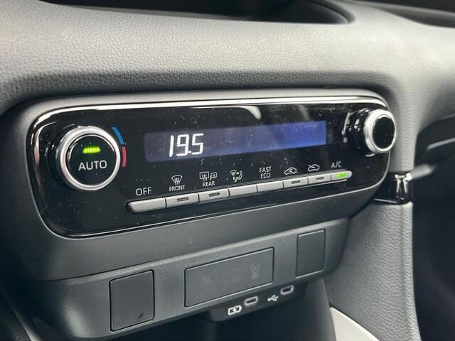 Toyota Yaris Dynamic cam bluetooth apple ca