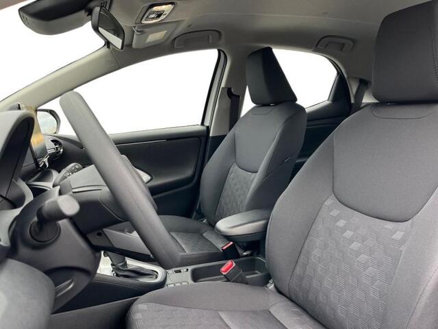 Toyota Yaris Dynamic cam bluetooth apple ca
