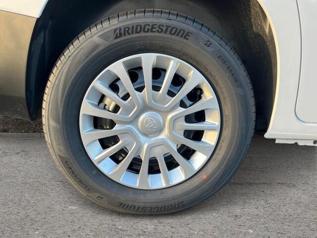 Toyota Proace City Prijs ex. btw = �30600 EV COMF
