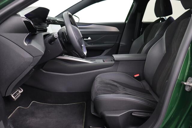 Peugeot 308 1.2 GT PURETECH EAT8 1.2 GT PURETECH EAT8 + CARPLAY + GPS + CAMERA + PDC + LEDER/ALCANTARA + ALU 18