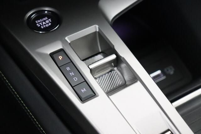 Peugeot 308 1.2 GT PURETECH EAT8 1.2 GT PURETECH EAT8 + CARPLAY + GPS + CAMERA + PDC + LEDER/ALCANTARA + ALU 18