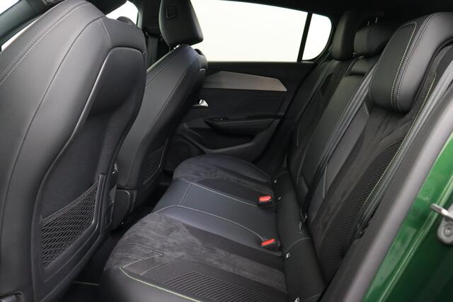 Peugeot 308 1.2 GT PURETECH EAT8 1.2 GT PURETECH EAT8 + CARPLAY + GPS + CAMERA + PDC + LEDER/ALCANTARA + ALU 18