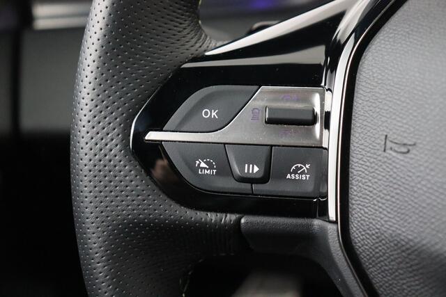 Peugeot 308 1.2 GT PURETECH EAT8 1.2 GT PURETECH EAT8 + CARPLAY + GPS + CAMERA + PDC + LEDER/ALCANTARA + ALU 18