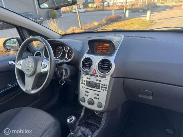 Opel Corsa 1.4-16V Executive OPC NAP/AIRCO/STOELVERWARMING