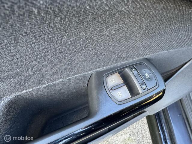 Opel Corsa 1.4-16V Executive OPC NAP/AIRCO/STOELVERWARMING