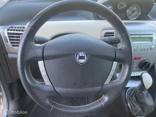 Lancia Ypsilon 1.4-16V Sport --E APK--- 133000 KM -----