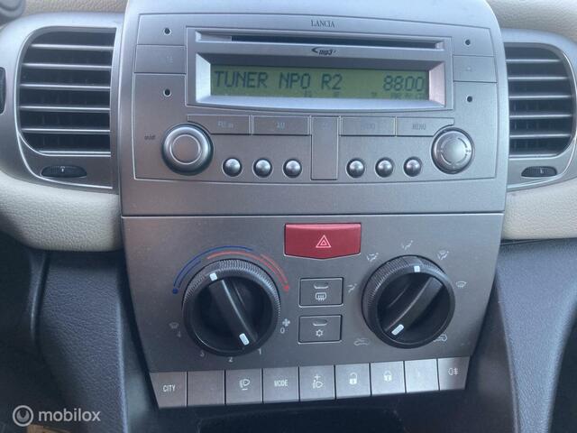Lancia Ypsilon 1.4-16V Sport --E APK--- 133000 KM -----