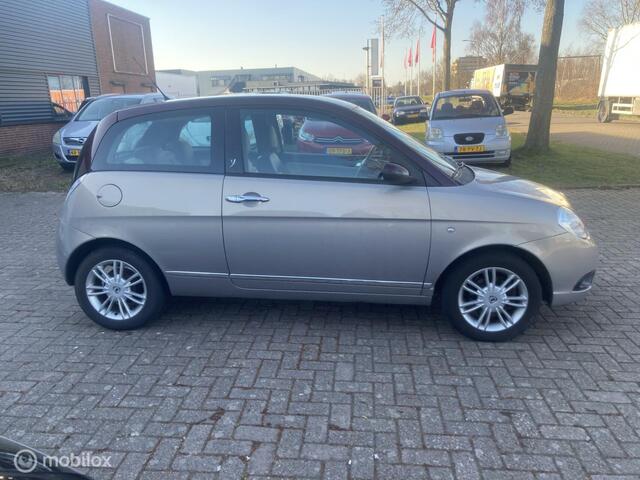 Lancia Ypsilon 1.4-16V Sport --E APK--- 133000 KM -----