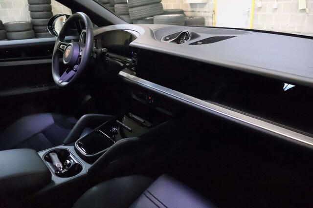 Porsche Cayenne Coup� 3.0 E-Hybrid 382 kW|Black/Black