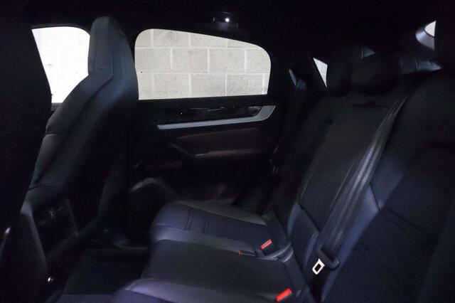 Porsche Cayenne Coup� 3.0 E-Hybrid 382 kW|Black/Black