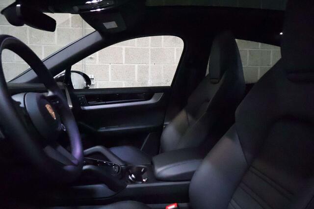 Porsche Cayenne Coup� 3.0 E-Hybrid 382 kW|Black/Black