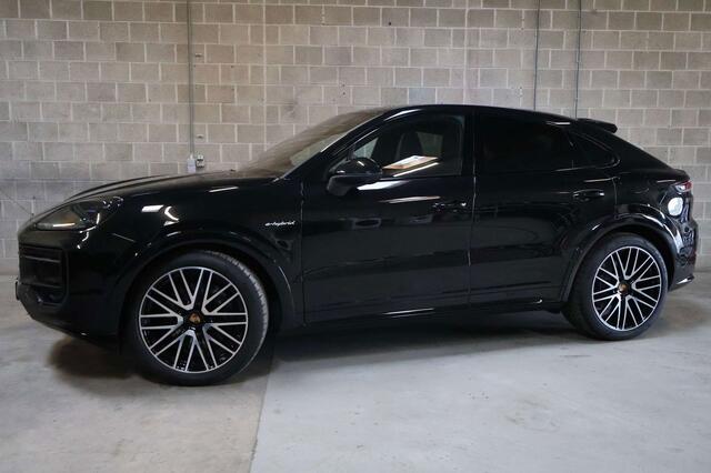Porsche Cayenne Coup� 3.0 E-Hybrid 382 kW|Black/Black