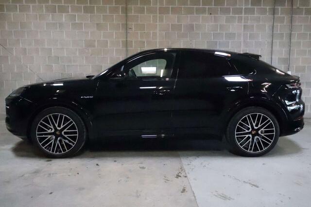 Porsche Cayenne Coup� 3.0 E-Hybrid 382 kW|Black/Black