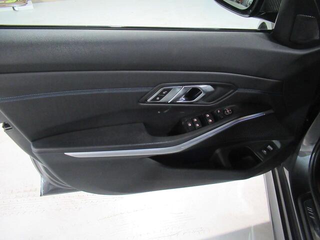 BMW 3-Serie 320 D M SPort Pano DAB Trekh Alcantara HiFi Park Assis