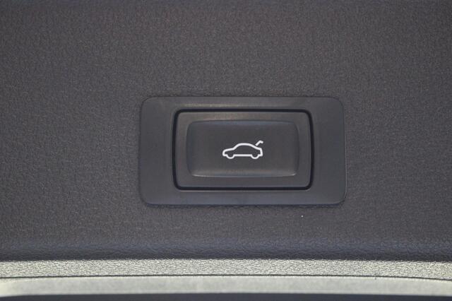 Audi A4 Avant 2.0 TFSI ultra 3X S-line l Panoramadak l Vol Leder