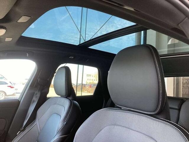 Volvo XC60 PLUS DARK B4 MHEV OPEN DAK-STANDVERWARMING