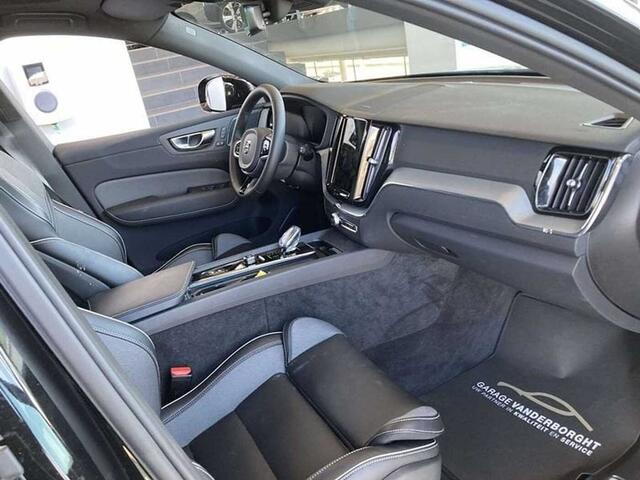 Volvo XC60 PLUS DARK B4 MHEV OPEN DAK-STANDVERWARMING